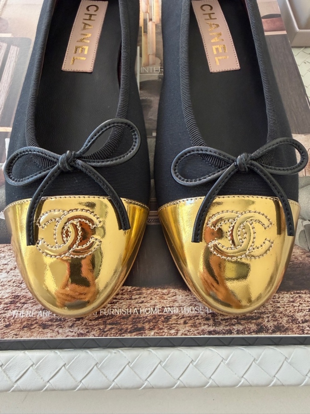 CHANEL GOLD METALLIC GROSGRAIN CC LOGO CAPTOE BLACK FABRIC BALLET FLATS SHOES 38 - Picture 6 of 17